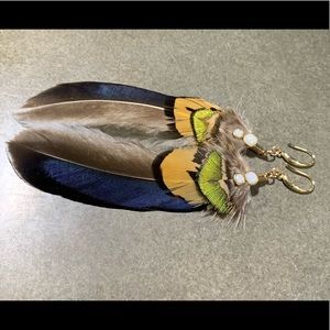 Handmade exotic bird feathers earrings
